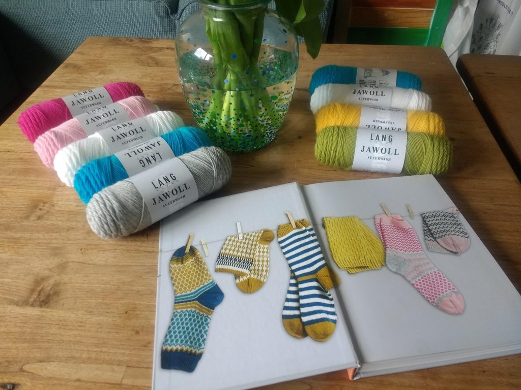 lang yarns jawohll, knitting socks, soxx book, stine und stitch